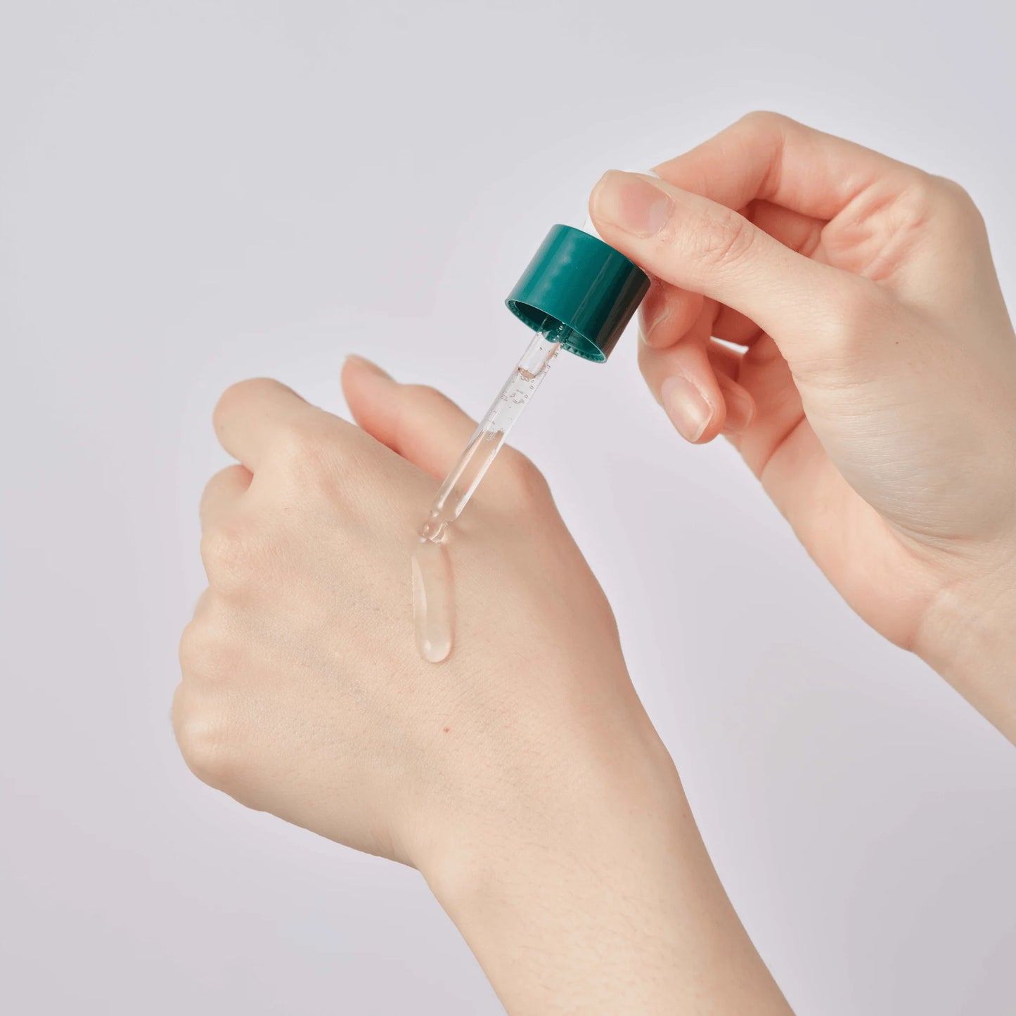 ROUND LAB Pine Calming Cica Ampoule, 30ml - INNAE K-beauty