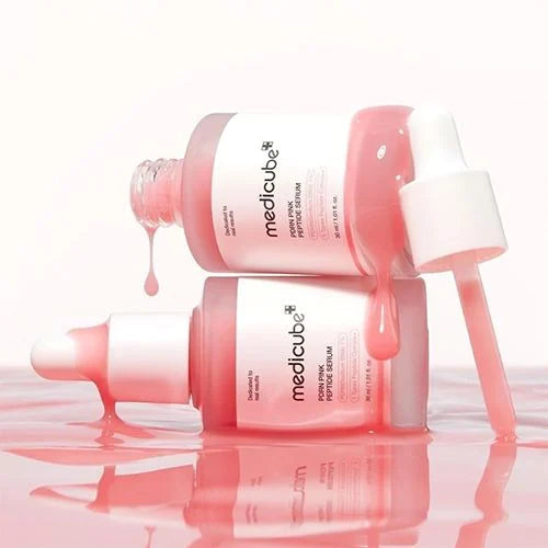 Texture fluida e colore rosa naturale del siero Medicube PDRN Pink Peptide Serum