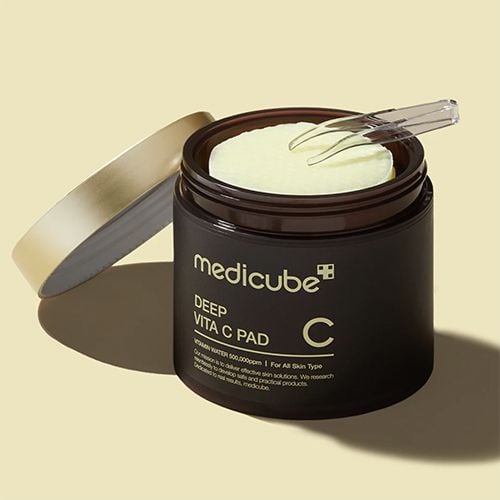 medicube_deep_vita_c_pad_dischetti_illuminanti_esfolianti